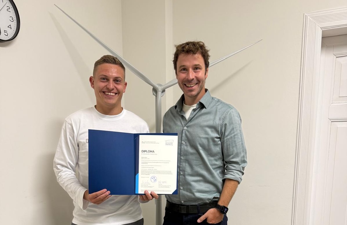 Bjarne Meyer mit erfolgreichem Uni-Abschluss in Windenergietechnik und -management